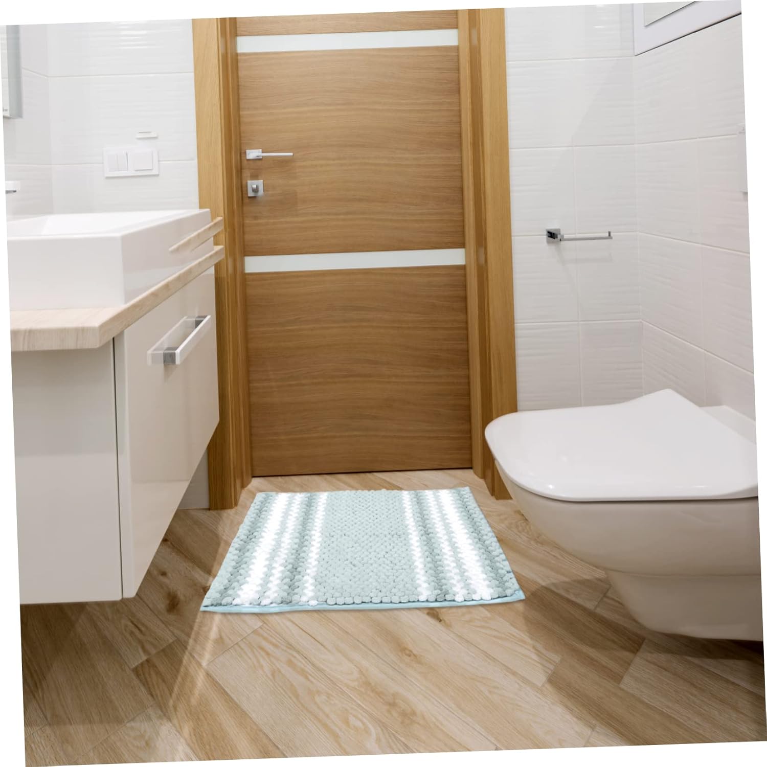 Ciieeo Non-Slip Bath Rug with Absorbent Design